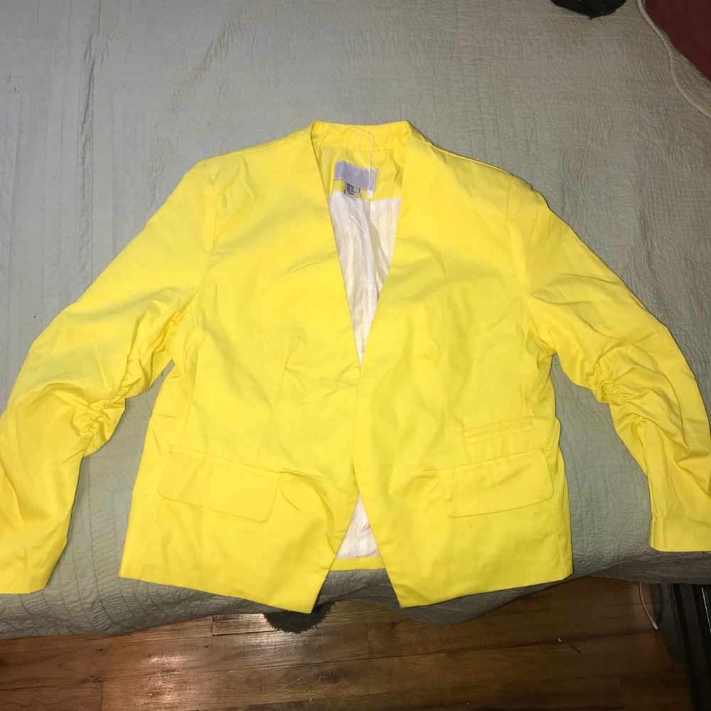 Yellow blazer